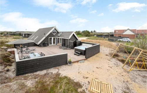 Three Bedroom Holiday Home In Hvide Sande — 5-Star Luxury Hotel in None, Denmark