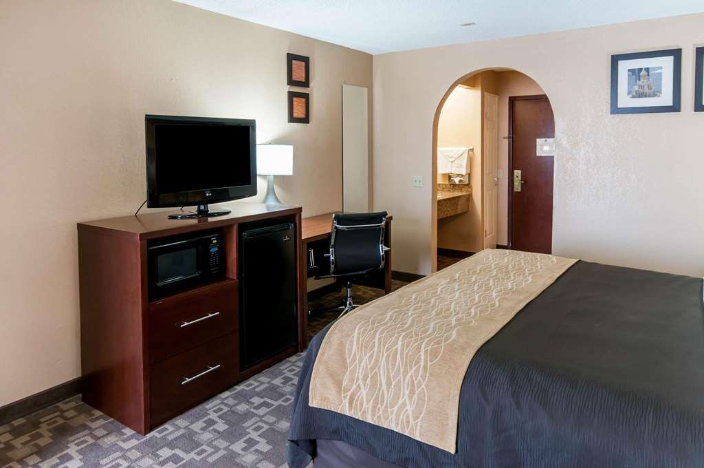 Comfort Inn North Conroe - photo 23