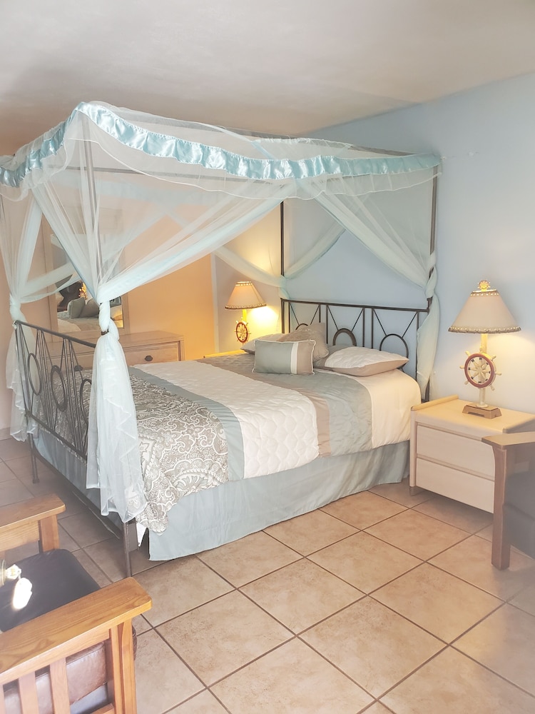 Conty's Motel - photo 20
