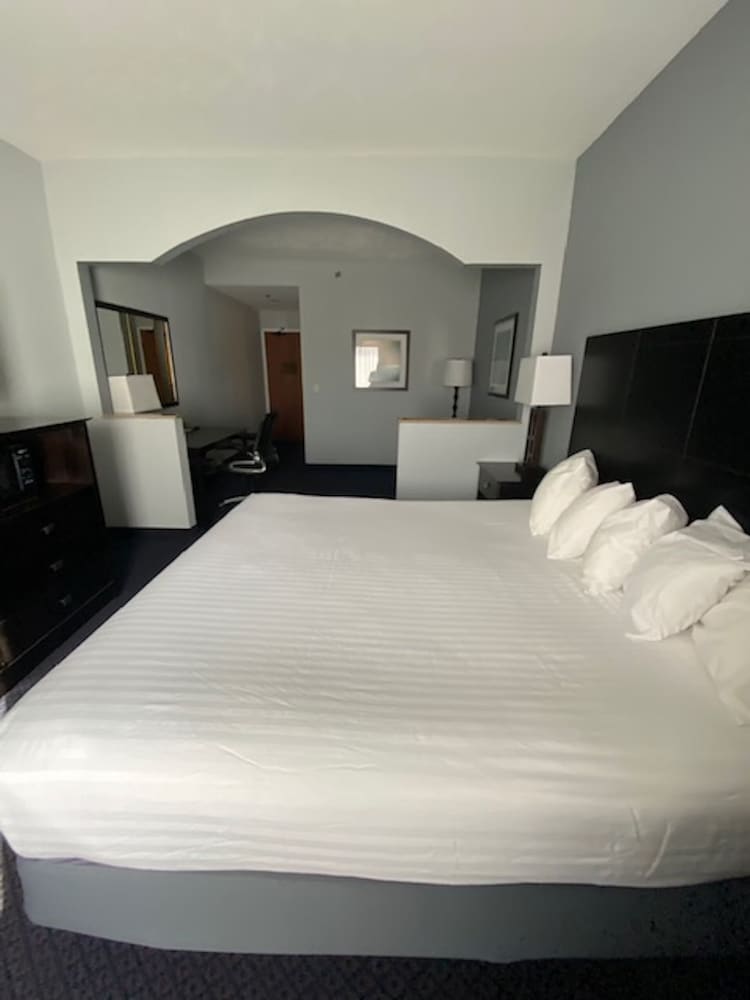 Lakeside Resort and Conference Center - photo 14