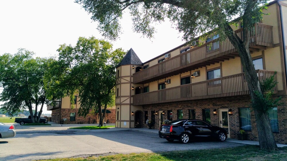 Alexis Park Inn Suites — Iowa