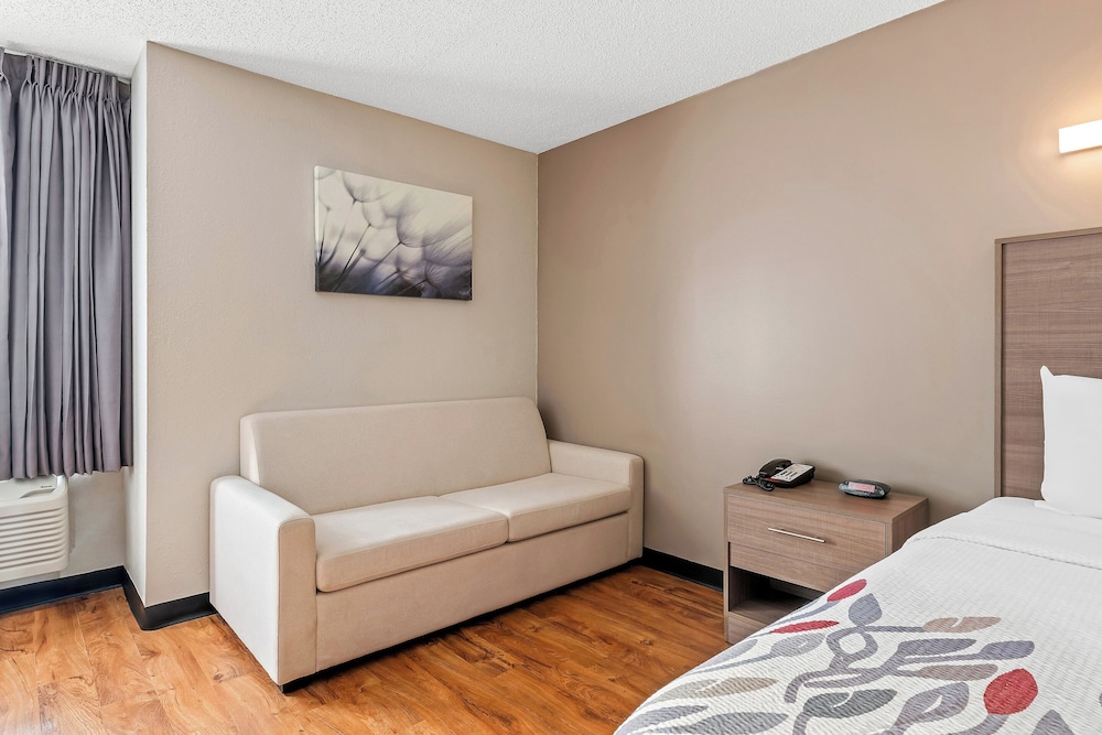 Red Roof Inn Charlotte University - photo 15
