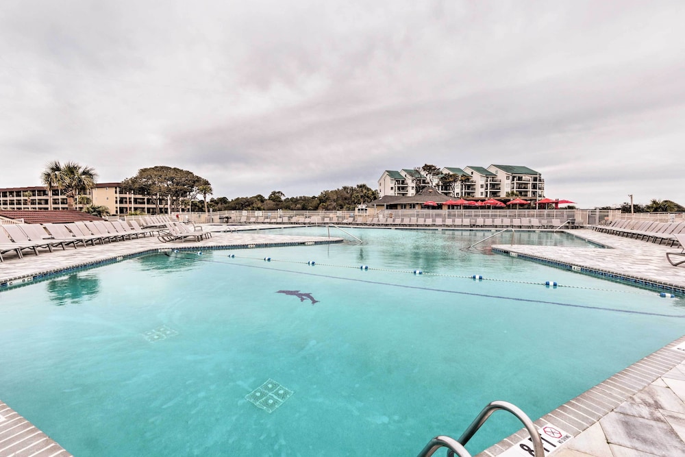 Pool Tennis & Gym: Resort Condo in Hilton Head - photo 25