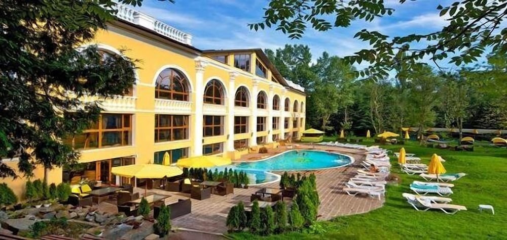 Royal Grand Hotel — 4-Star Luxury Hotel in Truskavets', Ukraine