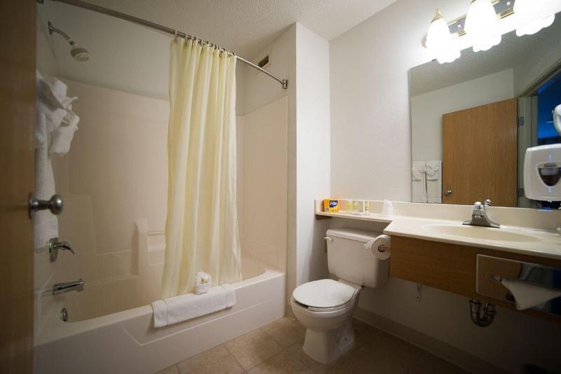 River Valley Inn & Suites - photo 19