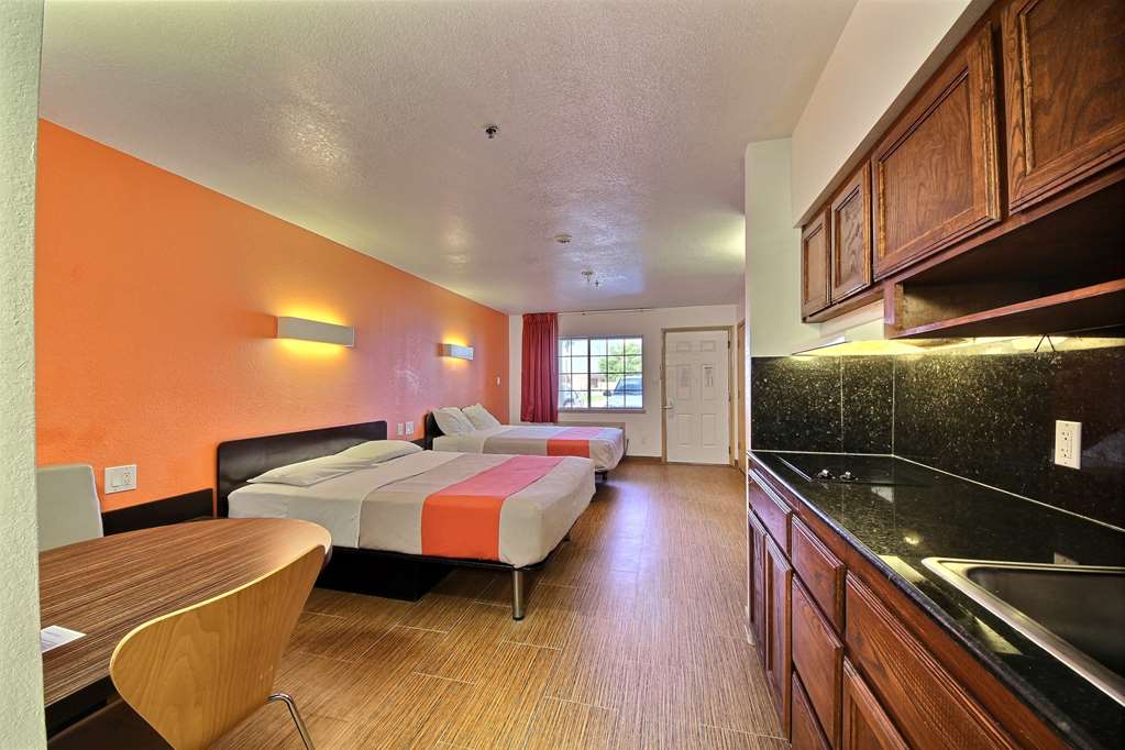 Motel 6 Edinburg TX - photo 21