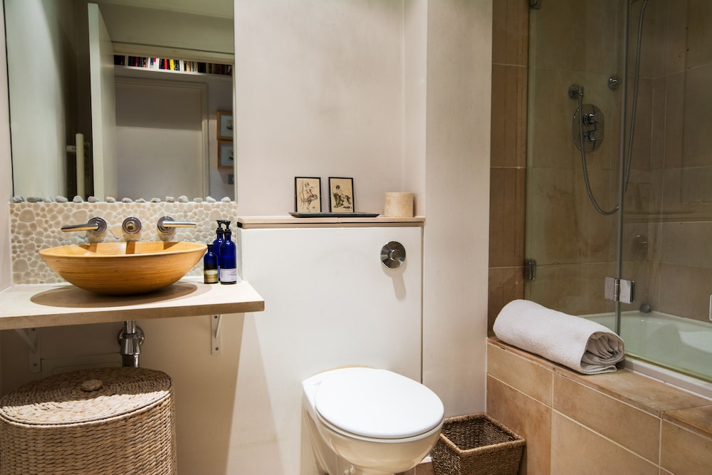 Modern Apartment near Tower Bridge — 4-Star Luxury Hotel in London, United Kingdom