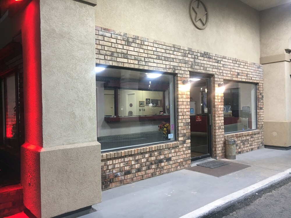 Executive Inn Odessa - photo 14