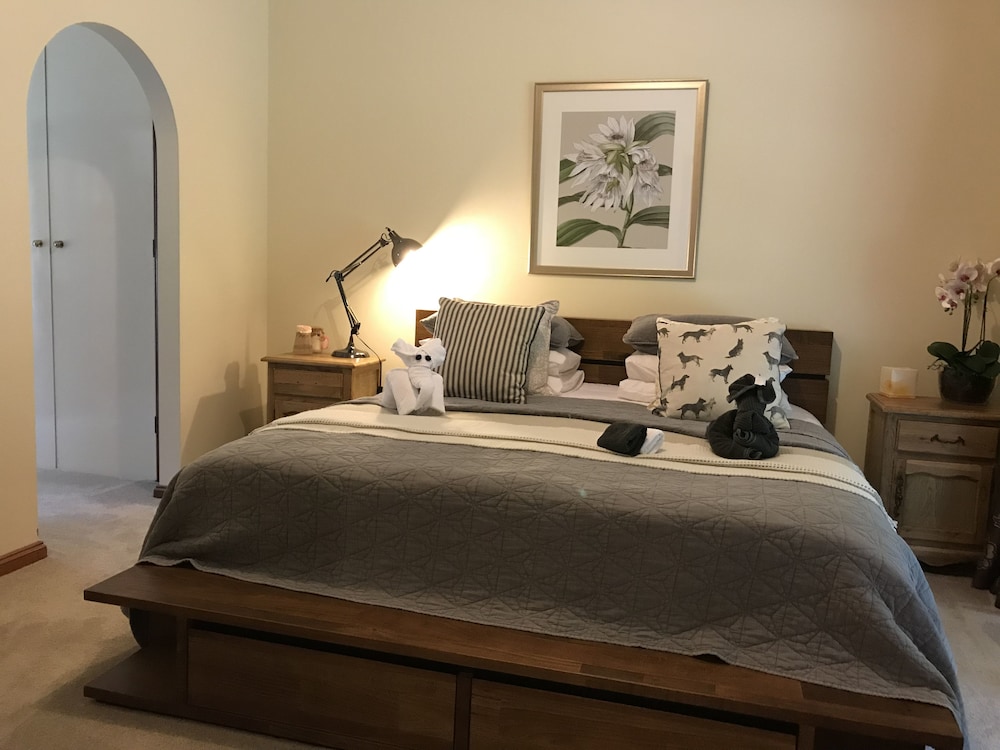 Helen's Homestead — hotel in Enfield