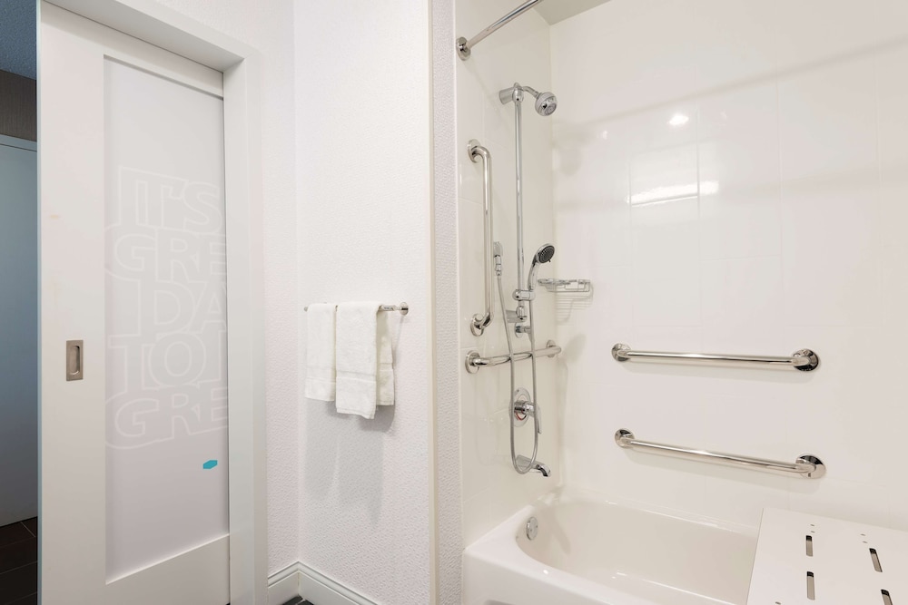 Hampton Inn Midland - photo 25