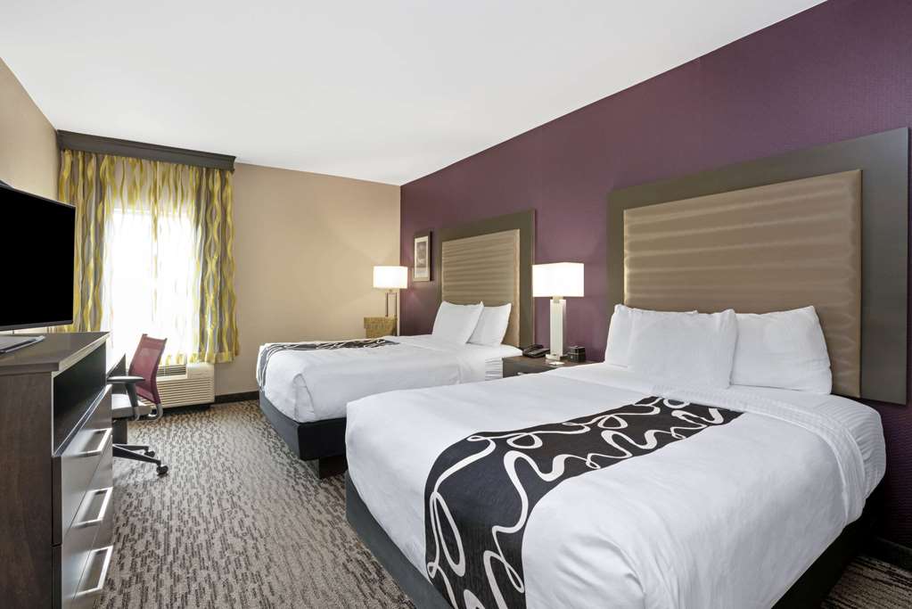 La Quinta Inn & Suites by Wyndham College Station South - photo 29