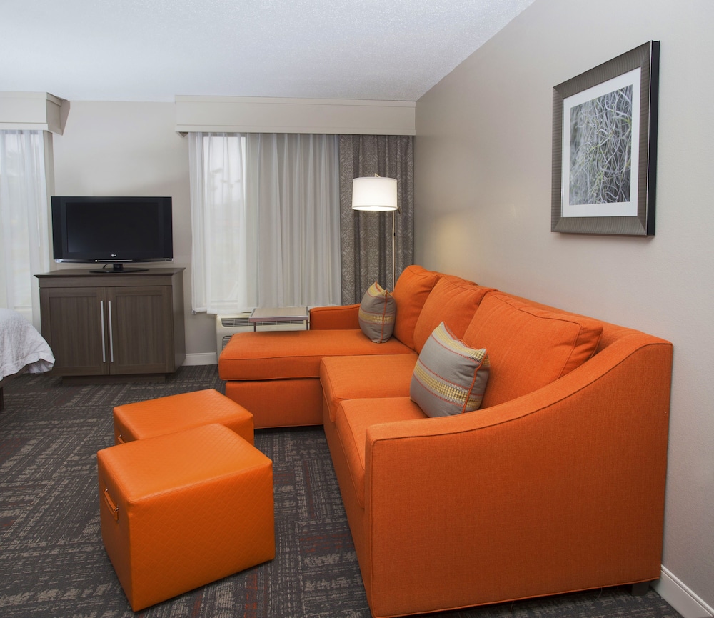Hampton Inn & Suites Valdosta Conference Center - photo 8