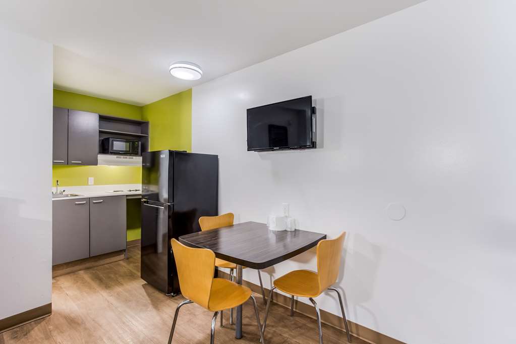 Studio 6 Extended Stay Jacksonville FL South - photo 14