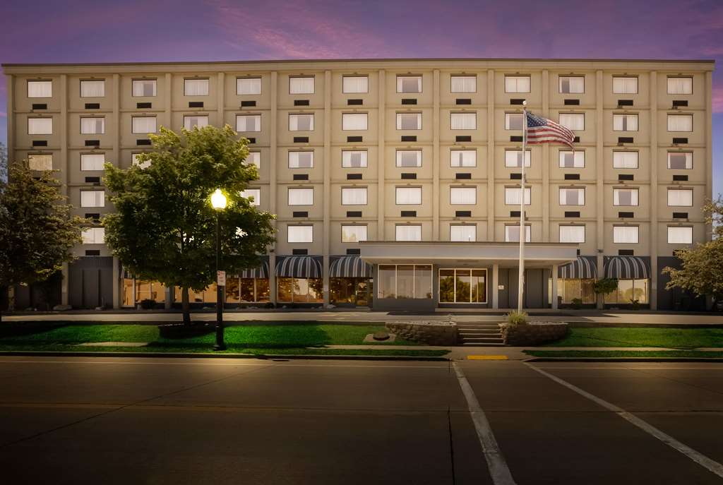 Best Western Riverfront Inn — hotel in Marinette