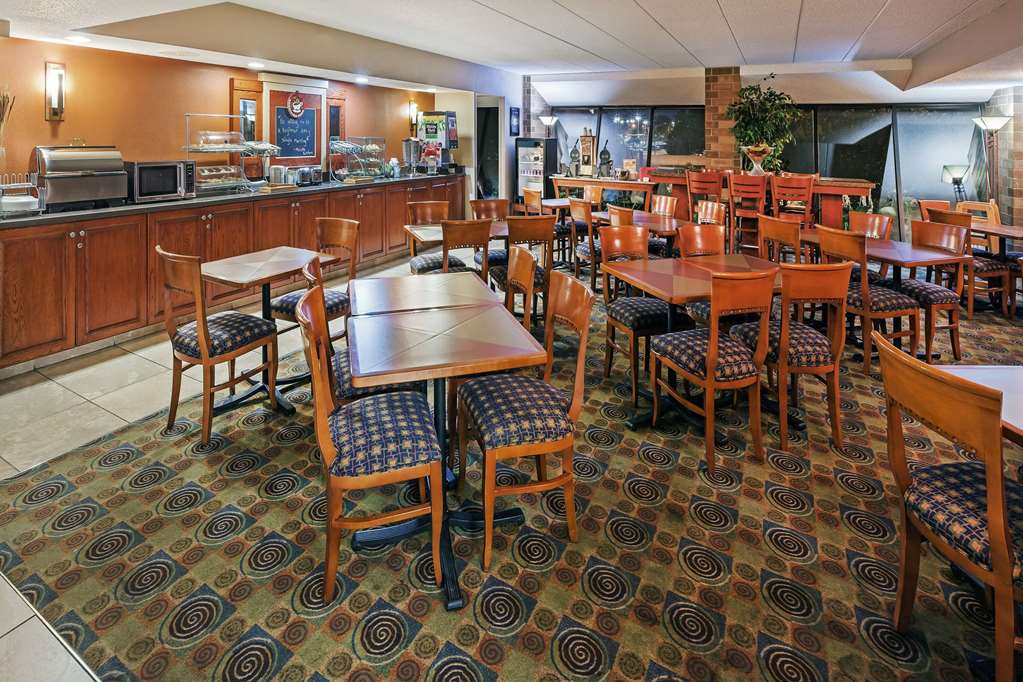 AmericInn by Wyndham Omaha - photo 20