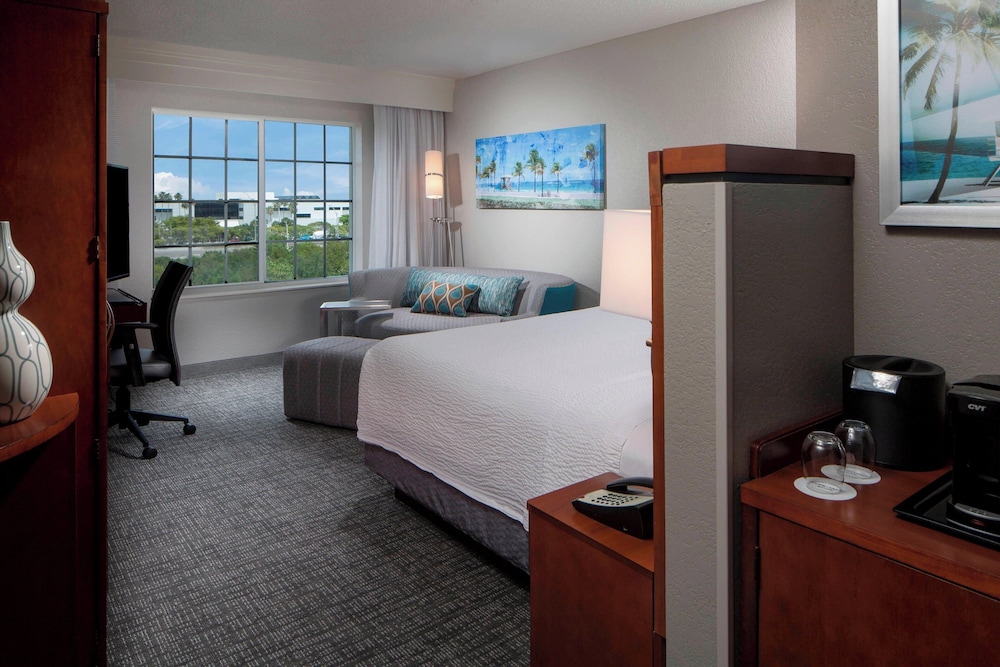 Courtyard by Marriott Fort Lauderdale Airport & Cruise Port - photo 10