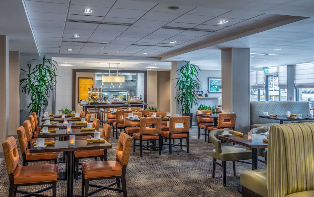 Hilton Garden Inn Reagan National Airport - photo 36
