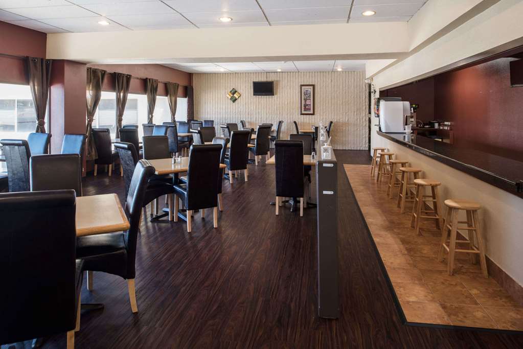 Ramada by Wyndham Downtown Spokane - photo 5