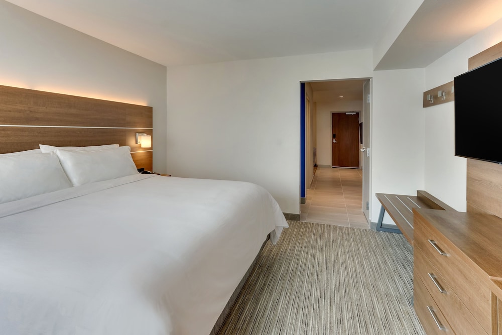 Holiday Inn Express & Suites Dawsonville by IHG - photo 15