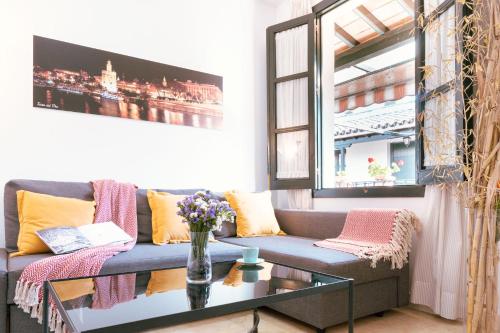 Apartamento con encanto en patio sevillano — 4-Star Luxury Hotel in Sevilla, Spain