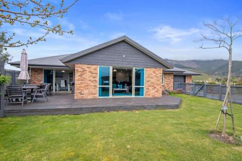 Pohara Beach Life in Takaka, New Zealand