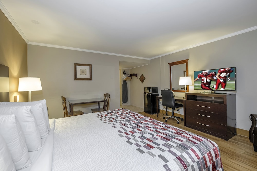 Red Roof Inn & Suites Herkimer - photo 9