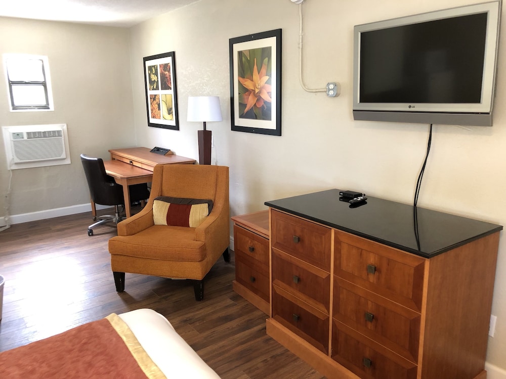 Ocala Cove Motel - photo 7