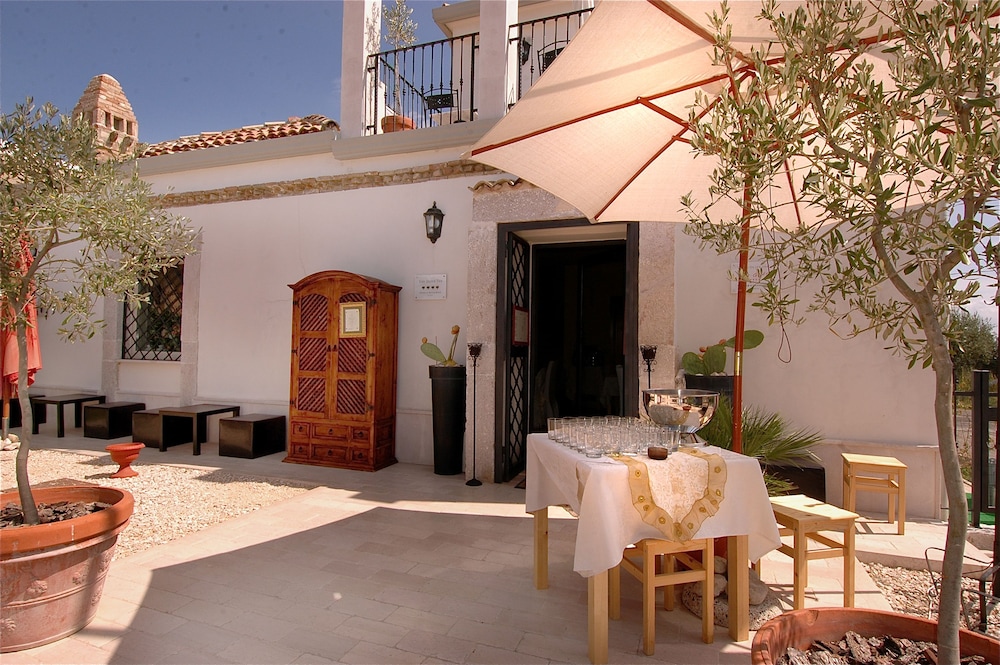 The Olive Inn in Lesina, Italy