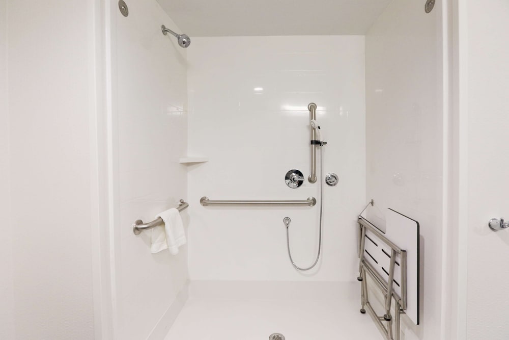 Hampton Inn El Reno - photo 41