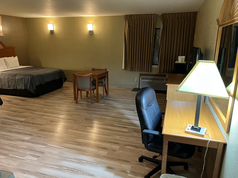 Americas Best Value Inn Pharr - photo 26