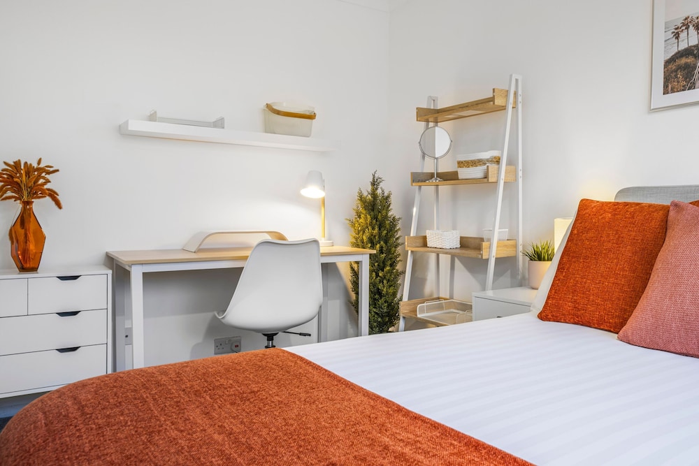 Angus Suites By Your Lettings — Peterborough