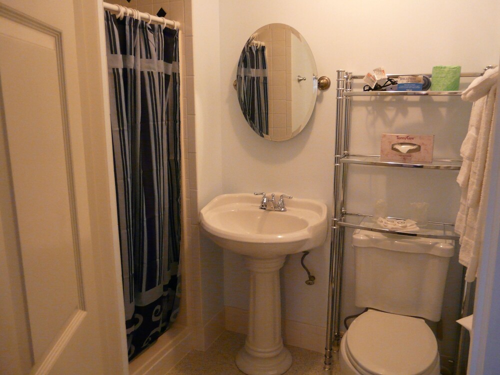 Harbor Inn - photo 14