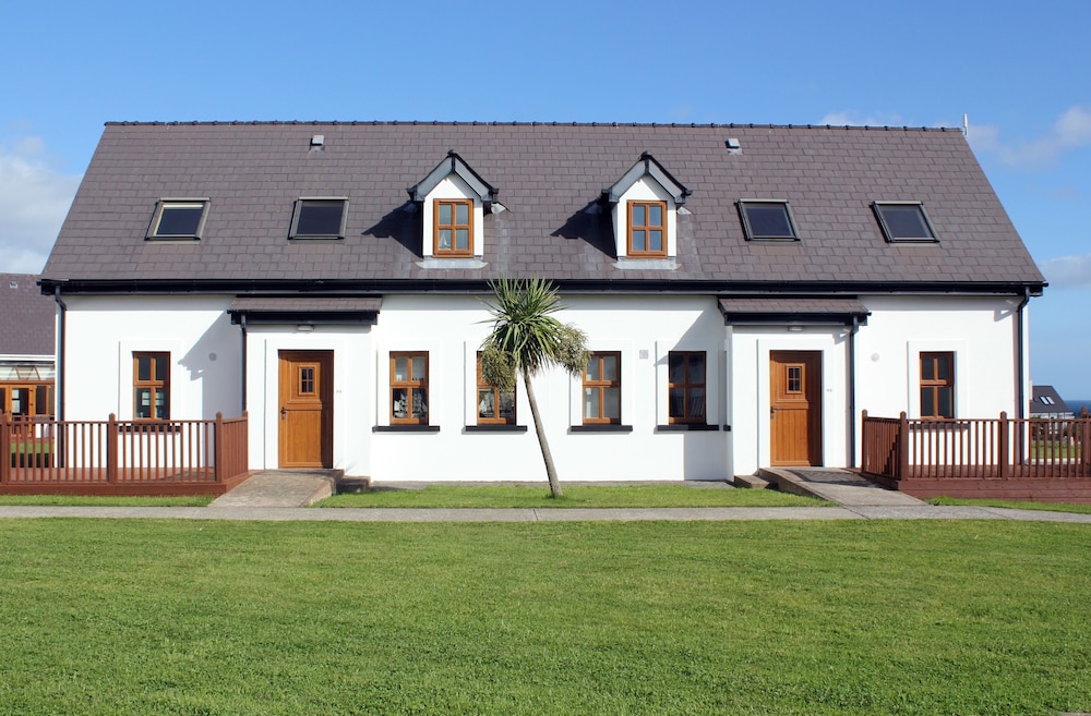 Hookless Holiday Homes — 4-Star Luxury Hotel in Fethard, Republic of Ireland
