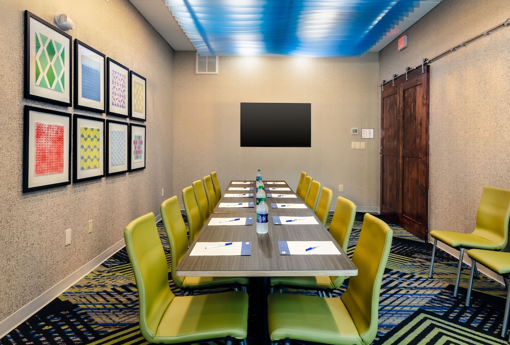 Holiday Inn Express Calhoun South by IHG - photo 40
