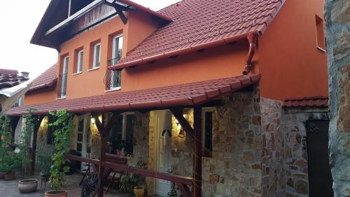 Foczeny Pince es Vendeghaz — hotel in Verpelet