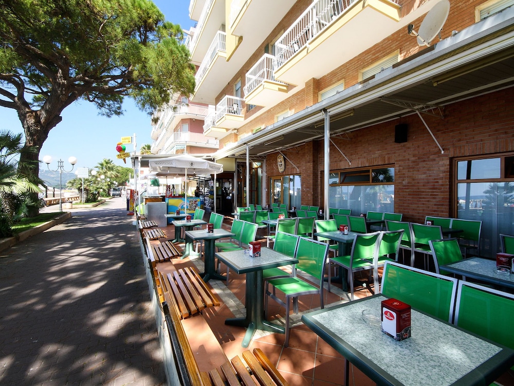 Hotel Anita - last minute hotel in San Bartolomeo Al Mare