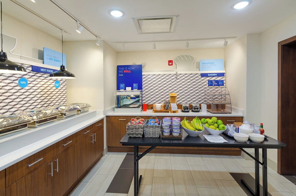 Holiday Inn Express & Suites Abingdon by IHG - photo 31