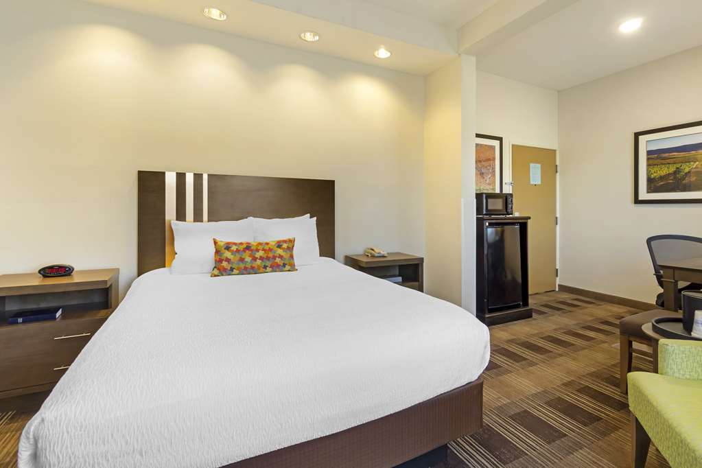 Best Western Plus The Inn at Horse Heaven - photo 16