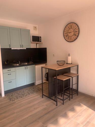 Petit Cocon Dans Le 8 Eme - last minute hotel in Marseille