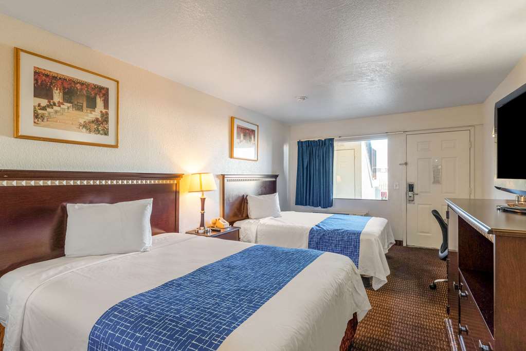Rodeway Inn Phoenix North I 17 - photo 17