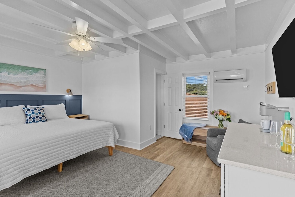 The Beach House at Oak Island by Carolina Resorts - photo 10