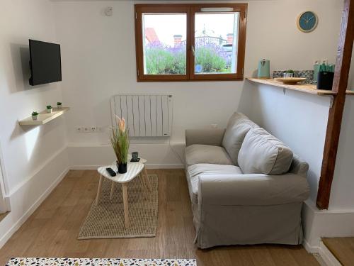 Logement a 20 Min de Paris Avec Parking Gratuit — hotel in Eaubonne