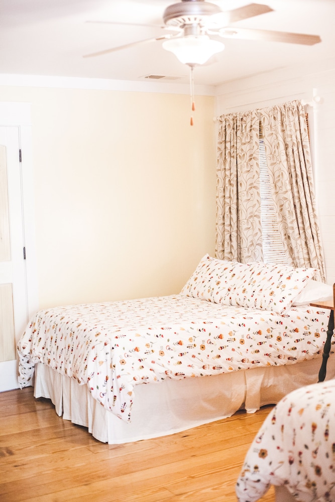 Swamp Rabbit Inn Travelers Rest - photo 33