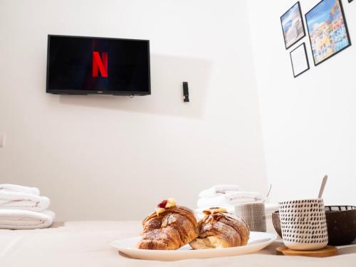 Pizzofalcone Home Napoli a 5 min da P Plebiscito — 4-Star Luxury Hotel in Naples, Italy