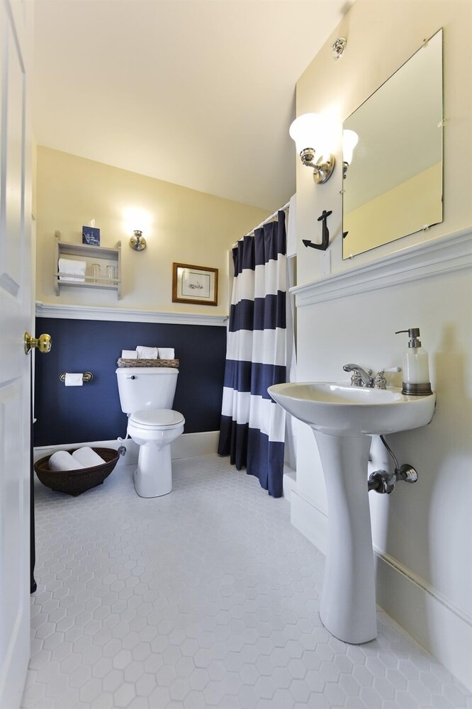 The Lindsey Hotel - photo 15