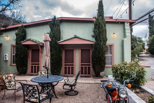Jonquil Motel - carbon neutral hotel in Bisbee