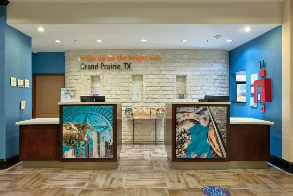 La Quinta Inn & Suites by Wyndham Dallas Grand Prairie South - featured photo