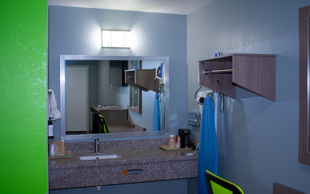 Fort Davis Inn & R.V. Park - photo 27
