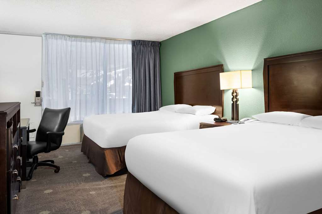 Travelodge By Wyndham Gaylord - photo 19