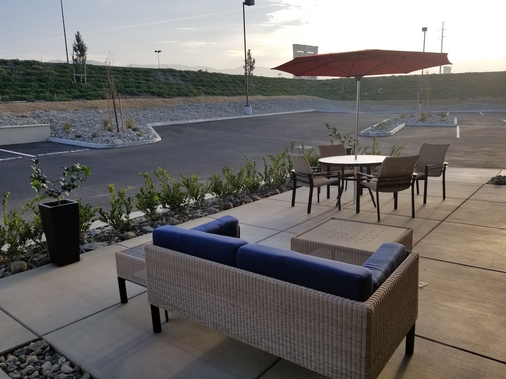 Hampton Inn Arvin Tejon Ranch - photo 52